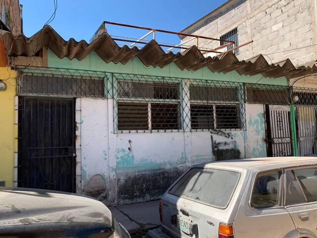 #1 - LOCAL COMERCIAL para Compra en Tegucigalpa - Distrito Central  - 2